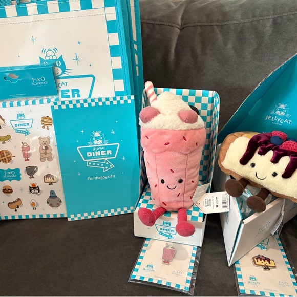 Jellycat NYC /FAO Schwarz Exclusive Bubbeca Milkshake and Crember Cheesecake - Picture 6 of 10